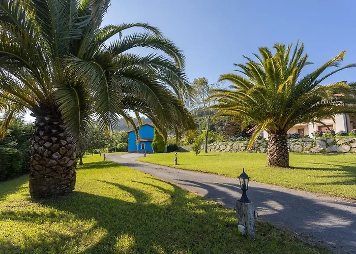 El Jardin Del Erizo – Jardín Y Vistas A La Sierra * Llanes