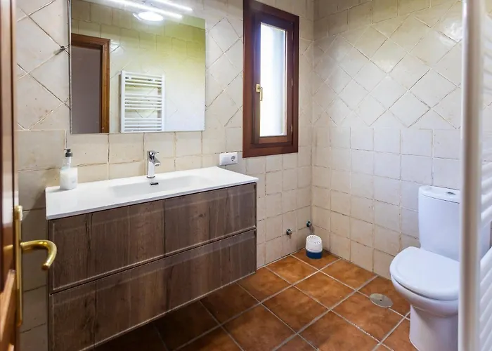 El Jardin Del Erizo – Jardín Y Vistas A La Sierra Llanes