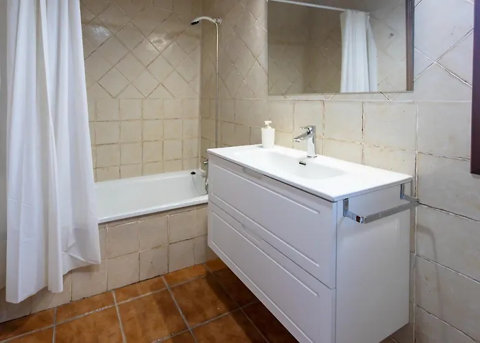 El Jardin Del Erizo – Jardín Y Vistas A La Sierra Villa Llanes