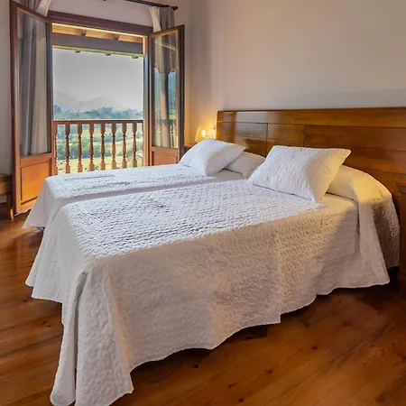 Villa El Jardin Del Erizo – Jardín Y Vistas A La Sierra Llanes