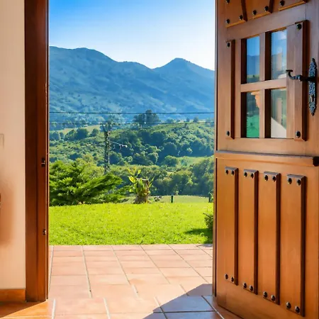 El Jardin Del Erizo – Jardín Y Vistas A La Sierra Llanes