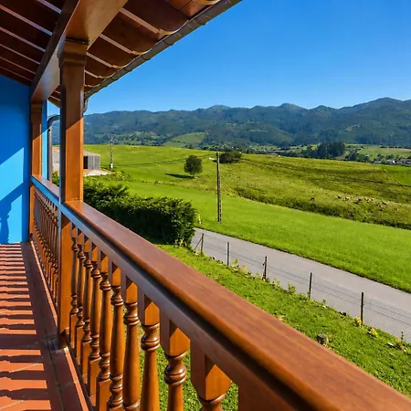 El Jardin Del Erizo – Jardín Y Vistas A La Sierra Llanes